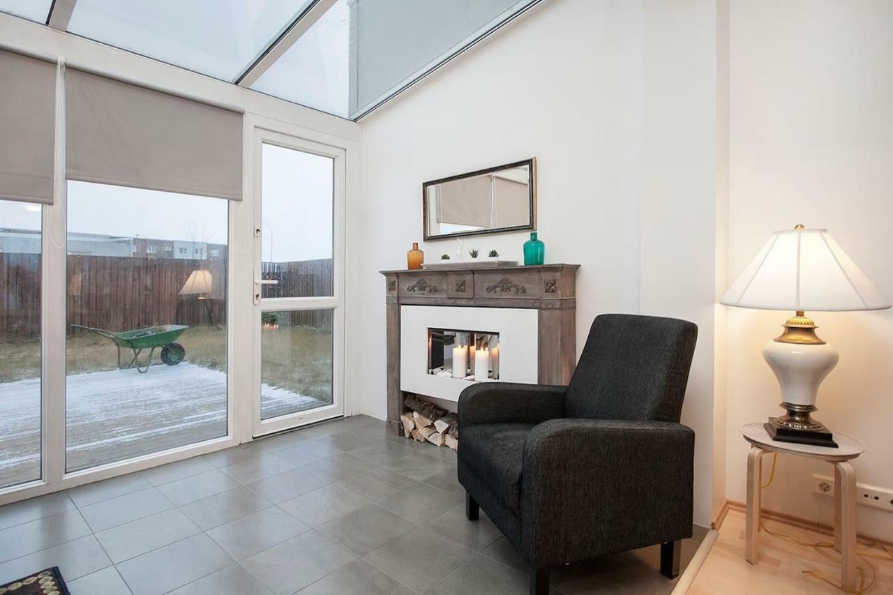 Cozy 3 Bedroom House Near The Blue Lagoon Njarthvik Extérieur photo